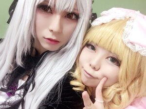 Rating: Safe Score: 0 Tags: 2girls bangs blonde_hair blunt_bangs closed_mouth eyelashes green_background hand_up lips long_hair looking_at_viewer multiple_cosplay multiple_girls smile tagme v white_hair User: admin