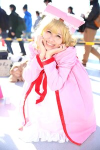 Rating: Safe Score: 0 Tags: 1girl blonde_hair blurry blurry_background blurry_foreground depth_of_field dress grin hands_on_own_face hat hinaichigo photo smile solo striped teeth umbrella User: admin