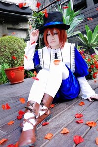 Rating: Safe Score: 0 Tags: 1girl flower hat leaf petals plant red_hair rose rose_petals short_hair sitting solo souseiseki striped striped_legwear User: admin