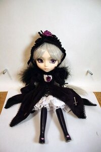 Rating: Safe Score: 0 Tags: 1girl black_dress black_legwear doll dress flower frills full_body lolita_fashion long_sleeves looking_at_viewer purple_eyes rose silver_hair solo suigintou underwear wings User: admin