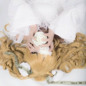 Rating: Safe Score: 0 Tags: 1girl blonde_hair crown dress kirakishou long_hair solo User: admin