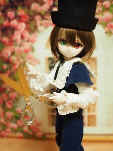 Rating: Safe Score: 0 Tags: 1girl blurry blurry_background blurry_foreground brown_hair depth_of_field doll dress flower frilled_shirt_collar frilled_sleeves frills hat heterochromia long_sleeves looking_at_viewer red_eyes short_hair smile solo souseiseki suiseiseki User: admin
