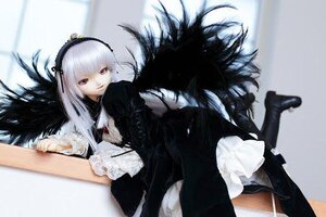 Rating: Safe Score: 0 Tags: 1girl auto_tagged black_wings boots detached_collar doll dress frills hairband long_hair long_sleeves looking_at_viewer pink_eyes rose silver_hair solo suigintou very_long_hair wings User: admin