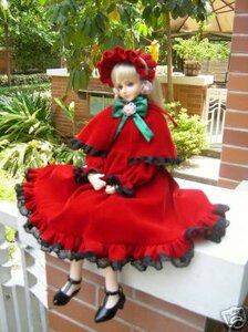 Rating: Safe Score: 0 Tags: 1girl blonde_hair blurry bonnet bow building capelet depth_of_field doll dress frills full_body long_hair long_sleeves looking_at_viewer outdoors photo photo_background red_dress shinku shoes solo standing white_legwear User: admin