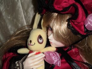Rating: Safe Score: 0 Tags: 1girl blonde_hair blue_eyes doll hat holding holding_poke_ball long_hair poke_ball pokemon_(creature) shinku solo upper_body User: admin