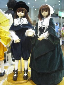Rating: Safe Score: 0 Tags: 2girls bangs black_dress black_eyes black_footwear black_hair brown_hair doll dress hat long_hair long_sleeves looking_at_viewer multiple_dolls multiple_girls shoes short_hair standing tagme umbrella white_legwear User: admin