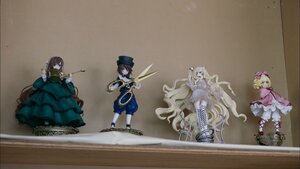 Rating: Safe Score: 0 Tags: 4girls blonde_hair blue_dress blue_eyes bow brown_hair curly_hair doll dress frills gloves hair_bow hat long_hair multiple_dolls multiple_girls short_hair sword tagme weapon User: admin