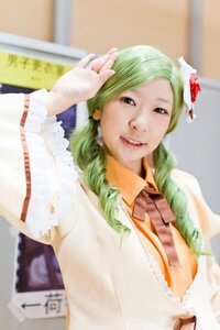 Rating: Safe Score: 0 Tags: 1girl blurry depth_of_field flower green_hair hair_flower hair_ornament kanaria lips photo realistic shirt solo upper_body User: admin
