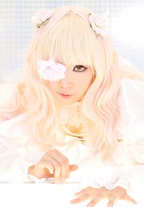 Rating: Safe Score: 0 Tags: 1girl bangs blonde_hair eyepatch flower hair_flower hair_ornament kirakishou lips long_hair looking_at_viewer one_eye_covered solo striped upper_body vertical_stripes white_flower User: admin