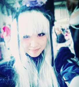 Rating: Safe Score: 0 Tags: 1girl bangs blue_eyes blurry blurry_background blurry_foreground closed_mouth depth_of_field eyelashes holding lips looking_at_viewer photo smile solo suigintou upper_body User: admin