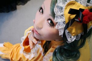 Rating: Safe Score: 0 Tags: 1girl 3d blurry blurry_foreground depth_of_field flower frills green_eyes hat kanaria lips photo portrait ribbon rose solo User: admin