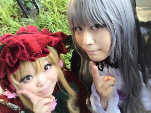 Rating: Safe Score: 0 Tags: 2girls blonde_hair bow brown_eyes face hat index_finger_raised lips looking_at_viewer multiple_cosplay multiple_girls nose pointing realistic smile tagme User: admin