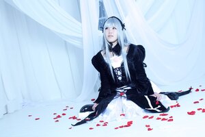 Rating: Safe Score: 0 Tags: 1girl bangs curtains dress gun handgun holding holding_gun holding_weapon long_hair long_sleeves solo suigintou weapon User: admin