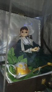 Rating: Safe Score: 0 Tags: 1girl black_eyes doll dress long_sleeves sitting solo suiseiseki User: admin