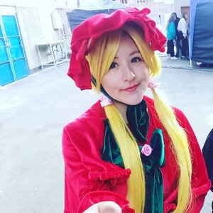 Rating: Safe Score: 0 Tags: 1girl blonde_hair blue_eyes building flower hat lips looking_at_viewer photo shinku solo upper_body User: admin
