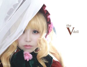 Rating: Safe Score: 0 Tags: 1girl bangs blonde_hair blue_eyes character_name closed_mouth eyelashes flower lips long_hair pink_flower pink_rose portrait rose shinku solo striped User: admin