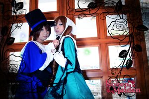 Rating: Safe Score: 0 Tags: blue_dress blue_eyes brown_hair dress flower hat multiple_cosplay rose short_hair souseiseki stained_glass tagme top_hat white_flower white_rose window User: admin