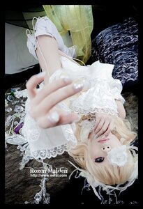 Rating: Safe Score: 0 Tags: 1girl auto_tagged blonde_hair blue_eyes dress flower hands kirakishou letterboxed lips nail_polish realistic rose solo white_flower white_rose wings User: admin
