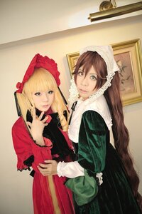 Rating: Safe Score: 0 Tags: 2girls blonde_hair blue_eyes bonnet brown_hair dress green_dress head_scarf lips long_hair long_sleeves looking_at_viewer mirror multiple_cosplay multiple_girls shinku sisters smile suiseiseki tagme User: admin