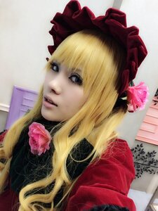 Rating: Safe Score: 0 Tags: 1girl bangs blonde_hair blue_eyes bonnet flower lips long_hair looking_at_viewer realistic rose shinku solo traditional_media User: admin