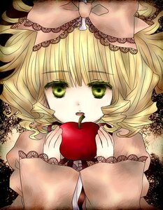 Rating: Safe Score: 0 Tags: 1girl apple blonde_hair bow crown food fruit green_eyes hina_ichigo hinaichigo holding holding_food holding_fruit image lace long_sleeves short_hair solo upper_body User: admin