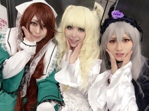 Rating: Safe Score: 0 Tags: 3girls blonde_hair bonnet brown_eyes brown_hair flower green_eyes hands_on_own_cheeks hands_on_own_face lips lolita_fashion long_hair looking_at_viewer multiple_cosplay multiple_girls rose smile suiseiseki tagme User: admin