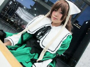 Rating: Safe Score: 0 Tags: 1girl 3d brown_hair building city dress green_dress head_scarf long_hair outdoors photo solo suiseiseki User: admin