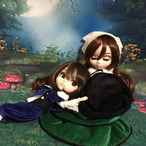 Rating: Safe Score: 0 Tags: 2girls brown_hair doll dress grass heterochromia long_hair moon mountain multiple_dolls multiple_girls nature night outdoors short_hair sky souseiseki suiseiseki tagme tree water User: admin
