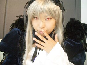 Rating: Safe Score: 0 Tags: 1girl lips long_hair long_sleeves looking_at_viewer photo red_eyes rose scarf solo suigintou upper_body User: admin