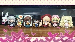 Rating: Safe Score: 0 Tags: 6+girls auto_tagged black_hair blonde_hair blue_eyes bow brown_hair chibi doll drill_hair flower hair_flower hair_ornament hat heart long_hair multiple_dolls multiple_girls one_eye_closed silver_hair sitting smile tagme twintails User: admin