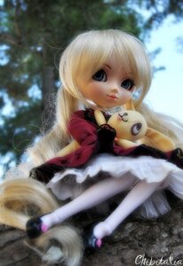 Rating: Safe Score: 0 Tags: 1girl artist_name blonde_hair blue_eyes blurry blurry_foreground depth_of_field doll dress lips long_hair long_sleeves looking_at_viewer photo shinku sitting solo stuffed_animal teddy_bear white_legwear User: admin