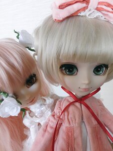 Rating: Safe Score: 0 Tags: 2girls bangs blonde_hair bow doll flower lips looking_at_viewer multiple_dolls multiple_girls ribbon short_hair siblings sisters smile tagme white_hair User: admin