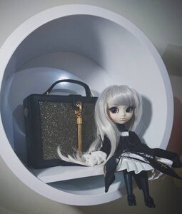 Rating: Safe Score: 0 Tags: 1girl bangs blunt_bangs doll dress frills grey_eyes long_hair long_sleeves moon pantyhose solo standing suigintou white_hair User: admin