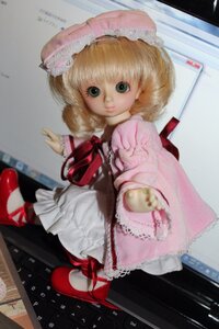 Rating: Safe Score: 0 Tags: 1girl blonde_hair doll dress frills hat hina_ichigo hinaichigo long_sleeves looking_at_viewer mary_janes photo pink_dress red_footwear ribbon shoes short_hair solo umbrella User: admin
