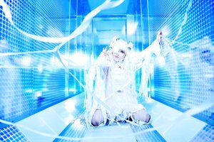 Rating: Safe Score: 0 Tags: 1girl animal_ears blue_eyes blue_theme chain-link_fence dress fence kirakishou long_hair sitting solo white_hair User: admin