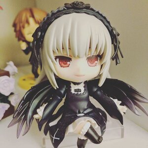 Rating: Safe Score: 0 Tags: 1girl 3d bangs black_dress black_wings chibi doll dress figure frills hairband lolita_hairband long_hair long_sleeves looking_at_viewer photo red_eyes rose smile solo suigintou wings User: admin
