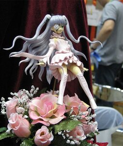 Rating: Safe Score: 0 Tags: 1girl blurry boots depth_of_field doll dress eyepatch figure flower frills kirakishou long_hair multiple_girls photo rose solo standing sword very_long_hair weapon User: admin