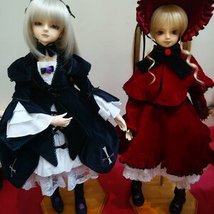 Rating: Safe Score: 0 Tags: 2girls 3d bangs blonde_hair boots doll dress frills long_hair long_sleeves looking_at_viewer multiple_dolls multiple_girls shinku sitting standing tagme User: admin