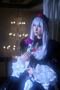 Rating: Safe Score: 0 Tags: 1girl blue_dress blue_eyes dress flower hat kamishirasawa_keine lips long_hair long_sleeves rain realistic solo suigintou User: admin