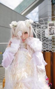Rating: Safe Score: 0 Tags: 1girl blurry depth_of_field dress eyepatch flower frills green_eyes hair_flower hair_ornament kirakishou photo see-through solo white_dress white_flower User: admin