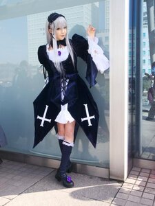 Rating: Safe Score: 0 Tags: 1girl cross dress frills hairband long_hair long_sleeves silver_hair solo standing suigintou User: admin