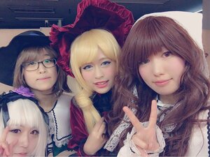 Rating: Safe Score: 0 Tags: 4girls 5girls bangs blonde_hair blue_eyes bonnet glasses hair_ornament hat lips long_hair looking_at_viewer multiple_cosplay multiple_girls realistic short_hair smile tagme User: admin