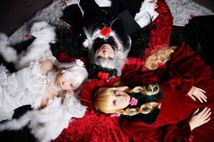 Rating: Safe Score: 0 Tags: 3girls bangs blonde_hair blunt_bangs dress flower frills hair_ornament hat lips long_hair looking_at_viewer multiple_cosplay multiple_girls rose silver_hair tagme User: admin