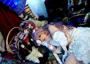 Rating: Safe Score: 0 Tags: crown dress flower frills gloves kirakishou multiple_girls solo User: admin