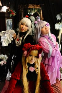 Rating: Safe Score: 0 Tags: 3girls blonde_hair blue_eyes bow dress flower hat lips long_hair long_sleeves looking_at_viewer multiple_cosplay multiple_girls photo realistic red_dress rose shinku silver_hair tagme User: admin