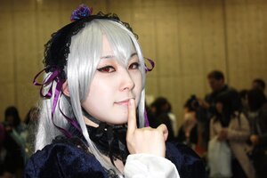 Rating: Safe Score: 0 Tags: 1girl 3d blurry blurry_background blurry_foreground depth_of_field figure flower gothic_lolita hairband indoors lips long_sleeves looking_at_viewer photo red_eyes ribbon silver_hair solo_focus suigintou User: admin