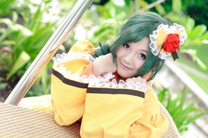 Rating: Safe Score: 0 Tags: 1girl blurry depth_of_field dress drill_hair flower frills green_hair hair_flower hair_ornament hat kanaria lips looking_at_viewer rose smile solo yellow_dress User: admin