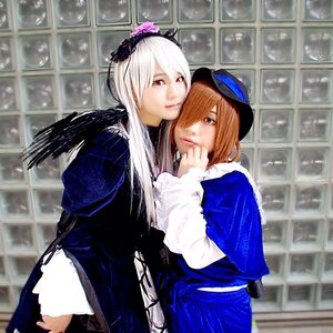 Rating: Safe Score: 0 Tags: 2girls blonde_hair blue_dress dress hat indoors long_hair long_sleeves looking_at_viewer multiple_cosplay multiple_girls red_eyes tagme window User: admin