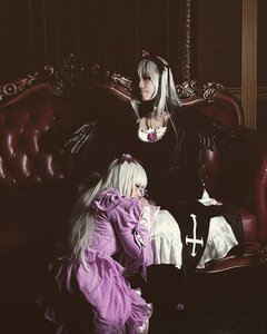 Rating: Safe Score: 0 Tags: 1boy 1girl crown dress flower long_hair multiple_cosplay sitting tagme User: admin