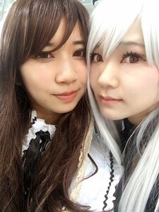 Rating: Safe Score: 0 Tags: 2girls brown_eyes brown_hair lips long_hair looking_at_viewer multiple_girls realistic smile white_hair User: admin